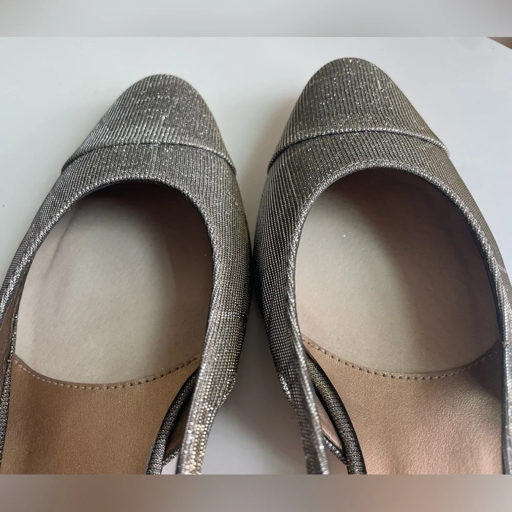 Vaneli Aliz Slingback Heels in Platinum Nizza Metallic Size 9